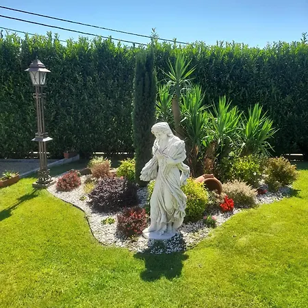 Elegancia & Carros לינה וארוחת בוקר Penamaior