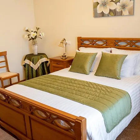 Elegancia & Carros فندق مبيت وإفطار 4*
