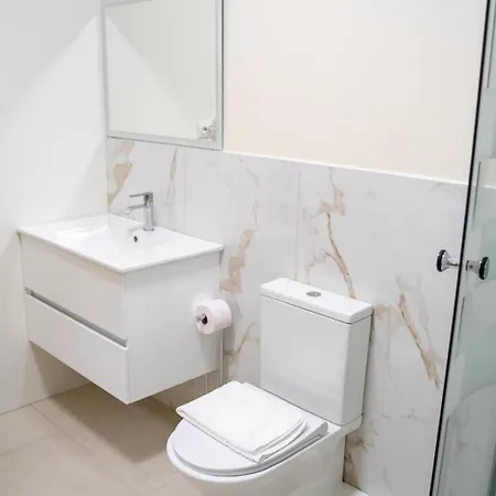 Elegancia & Carros לינה וארוחת בוקר Penamaior