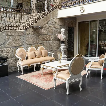 Elegancia & Carros Bed & Breakfast