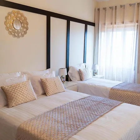 Elegancia & Carros לינה וארוחת בוקר Penamaior