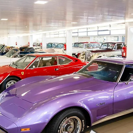 לינה וארוחת בוקר Elegancia & Carros Penamaior