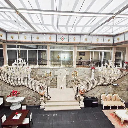 Elegancia & Carros לינה וארוחת בוקר 4*