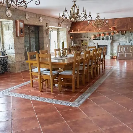 Elegancia & Carros לינה וארוחת בוקר Penamaior