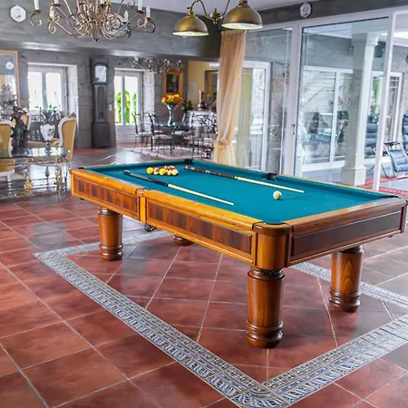 לינה וארוחת בוקר Elegancia & Carros