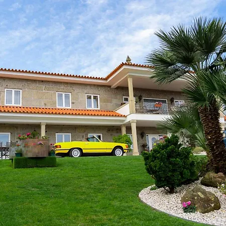 Bed & Breakfast Elegancia & Carros Penamaior