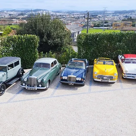 Elegancia & Carros לינה וארוחת בוקר 4*