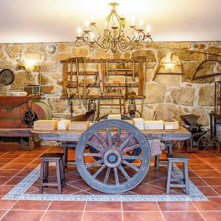 Bed & Breakfast Elegancia & Carros Penamaior