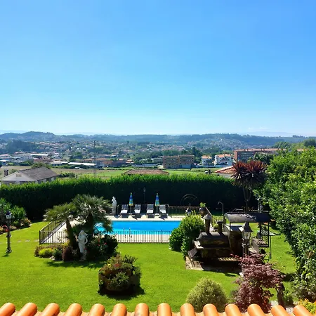 Elegancia & Carros فندق مبيت وإفطار 4*