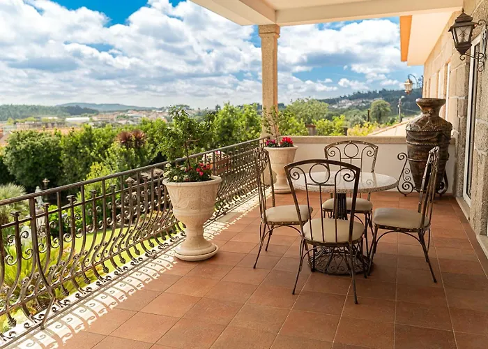 Elegancia & Carros Bed & Breakfast