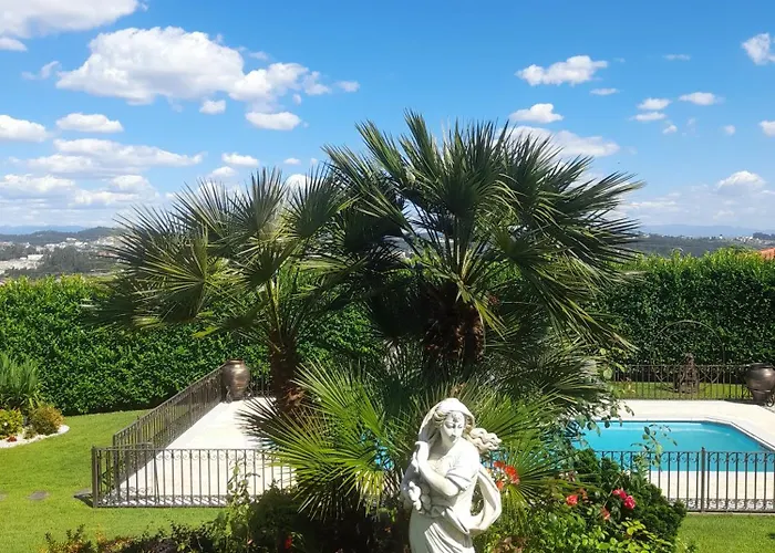 Bed & Breakfast Elegancia & Carros Penamaior