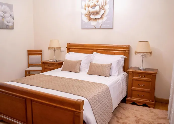 Elegancia & Carros Bed & Breakfast