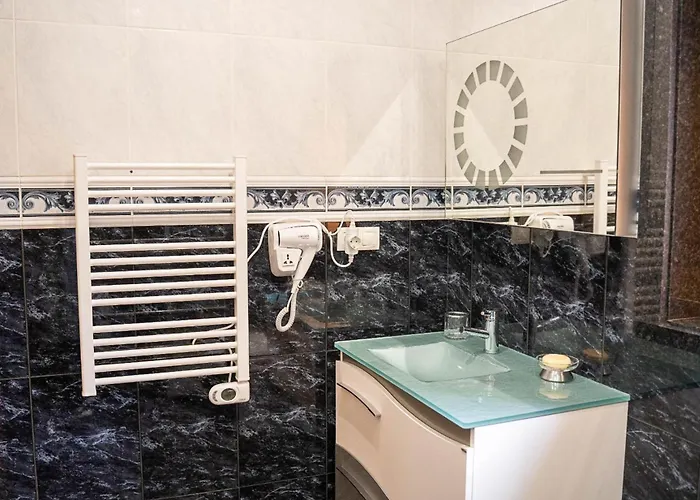 Bed & Breakfast Elegancia & Carros Penamaior