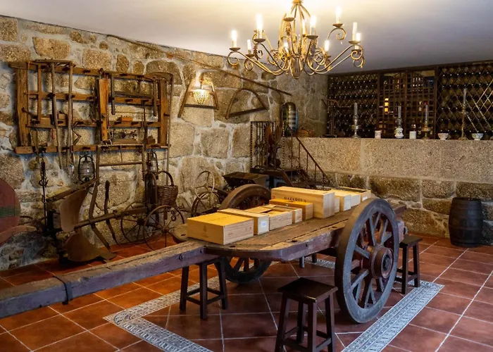 Bed & Breakfast Elegancia & Carros Penamaior