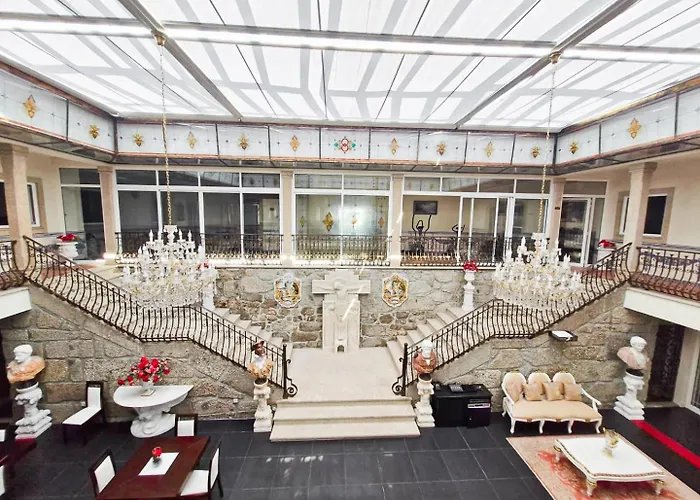 Elegancia & Carros Bed & Breakfast 4*