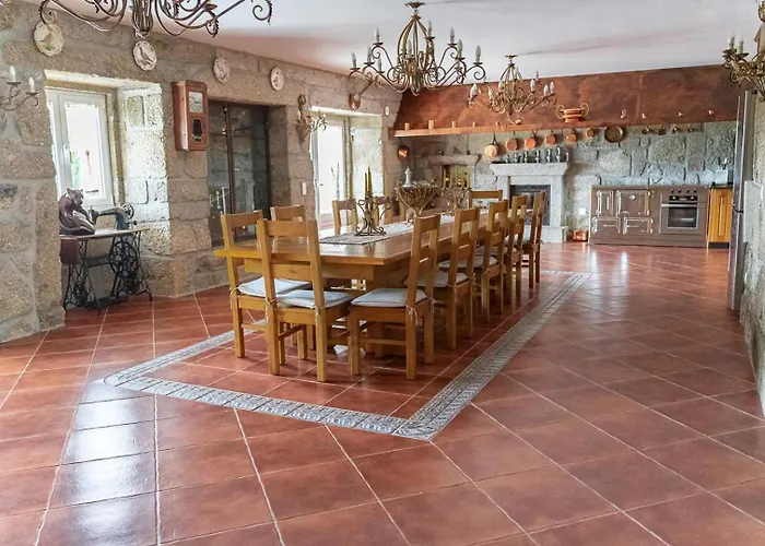 Elegancia & Carros Bed & Breakfast Penamaior