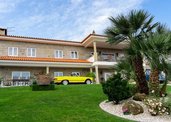 Bed & Breakfast Elegancia & Carros Penamaior