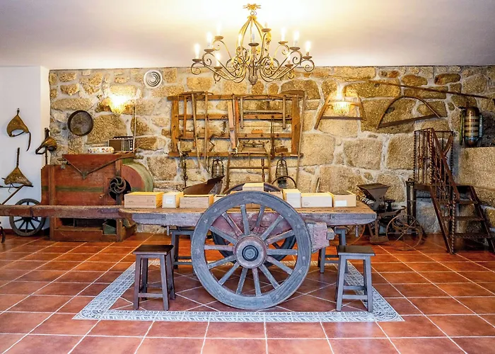 Bed & Breakfast Elegancia & Carros Penamaior