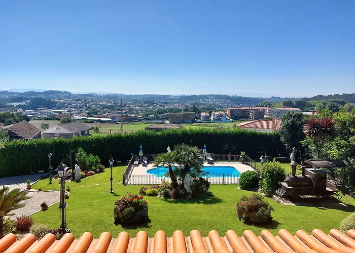 Bed & Breakfast Elegancia & Carros Penamaior